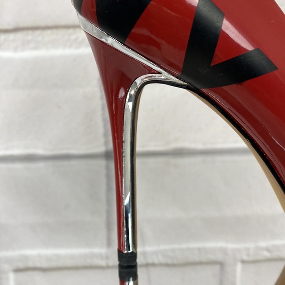 DKNY Red black and silver open toe heels NWT - Picture 11 of 12